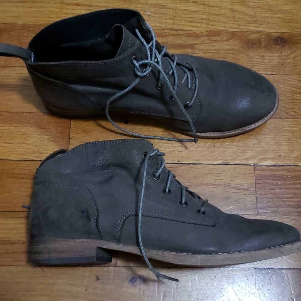 Shoes - Picture 2 of 2